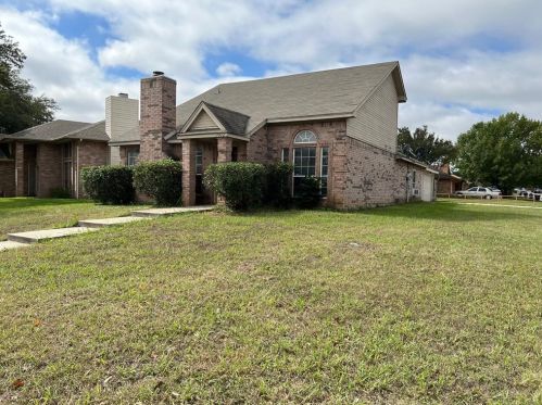 7912 Camelot Rd, Fort Worth TX  76134-4830 exterior