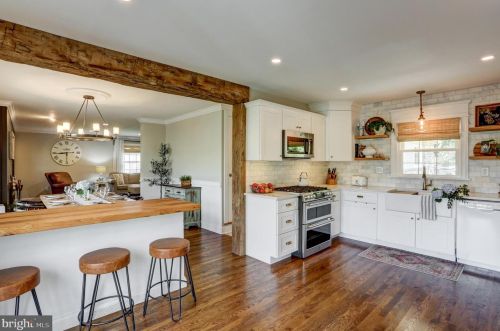 1220 Country Club Dr, Lancaster PA  17601-5208 exterior