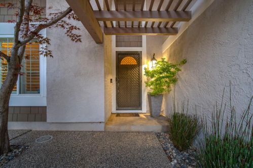 9350 Blue Oak Dr, Citrus Heights, CA 95662-5622