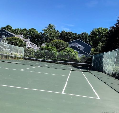 102 Fawn Ridge Ln, Norwalk CT  06851-1139 exterior