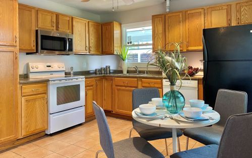 169 Ashland Ave, Des Plaines, IL 60016-6119