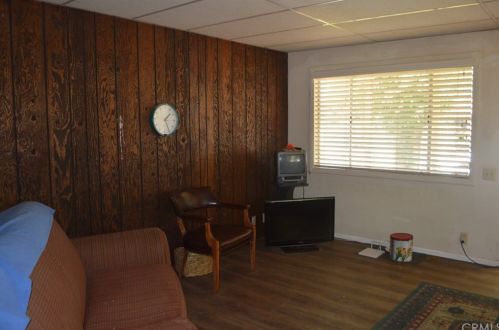 895 5th St, Beaumont, CA 92223-2301
