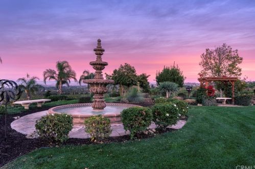 1559 Heather Ln, Riverside CA exterior