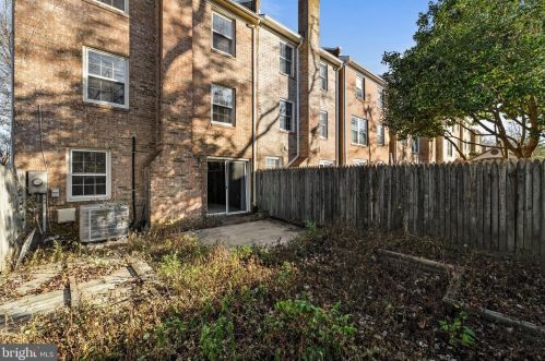 5250 Bradgen Ct, Springfield VA  22151-3505 exterior