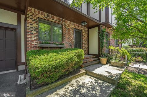 13 Cromwell Ct, Trenton, NJ 08628-2223