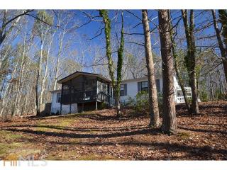 77 Pelican Dr, Cleveland, GA 30528-7100