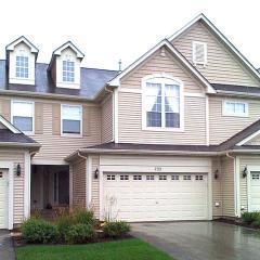 722 Amherst Dr, Sycamore, IL 60178-8916