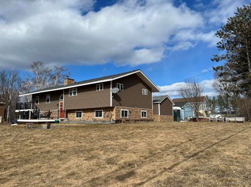 4 Field St, Millinocket, ME 04462-1927