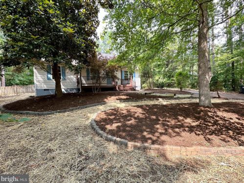 4 Powhatan Rd, Bybee, VA 22963-3051