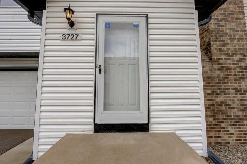 3727 Gershwin Ln, Saint Paul MN  55128-2944 exterior
