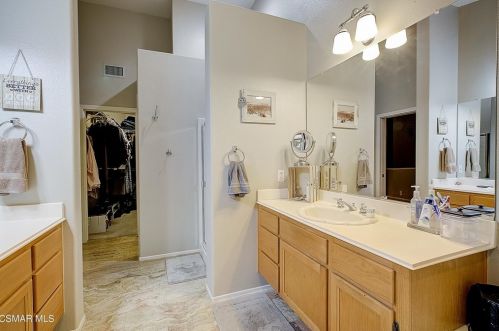 1267 Fitzgerald Rd, Simi Valley CA 93065-4480 exterior