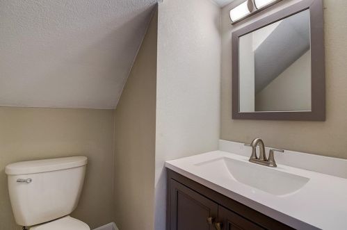 1613 San Francisco St, Carrollton TX 75007-5050 exterior