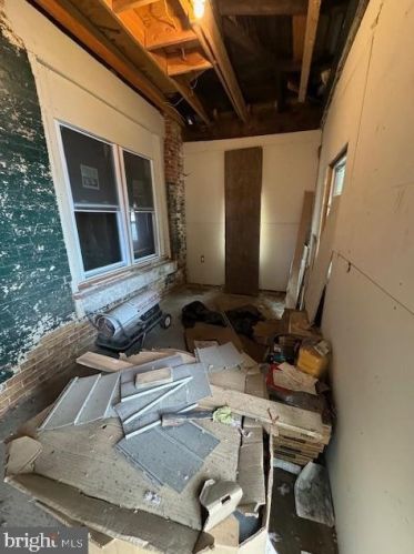 129 63rd St, Philadelphia PA 19142-2303 exterior