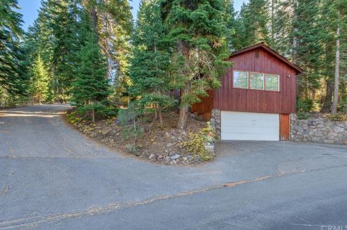 10761 Ponderosa Dr, Truckee, CA 96161-1909