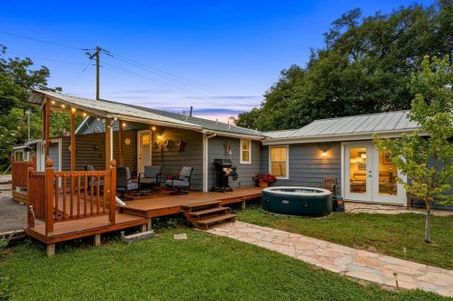 120 Highland Ln, Lakeside Heights, TX 78639-6025