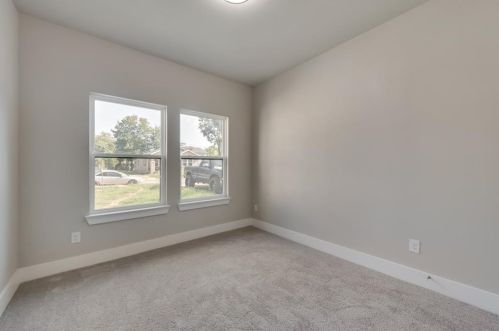1635 Gdn Dr, Dallas TX  75215-4544 exterior