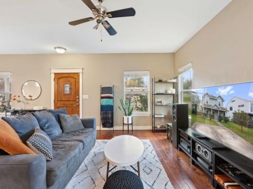 1807 16th St, Austin, TX 78702-1216