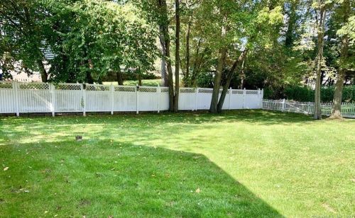 28 Belleview Dr, Derby CT  06418-2345 exterior