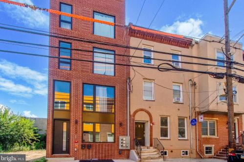 2009 17th St, Philadelphia, PA 19121-2321