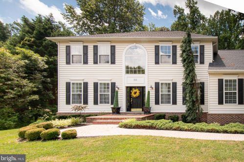 211 Maple Creek Ln, Davidsonville, MD 21035-2039