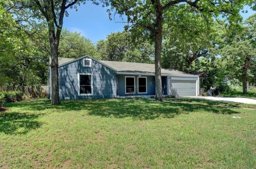 1651 Robinwood Dr, Fort Worth, TX 76111-4957