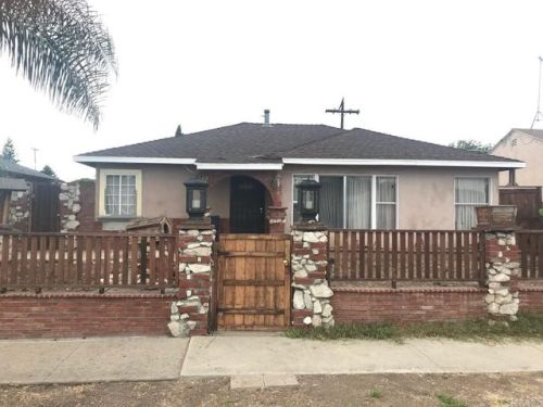 2407 Raymond St, Compton, CA 90220-4049