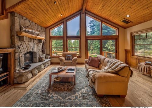 10865 Pine Cone Dr, Truckee CA  96161-3154 exterior