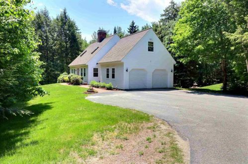 237 Brookside Dr, New London, NH 03257-5853