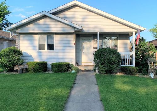 154 Douglas Ave, Bradley, IL 60915-1716