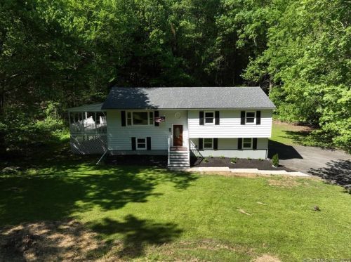 17 Valley Field Rd, Sandy Hook CT  06482-1096 exterior