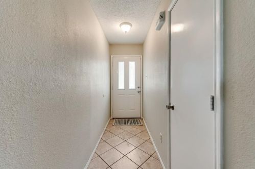 5013 Flat Creek Dr, Fort Worth, TX 76179-5036