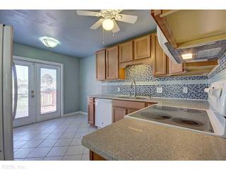 913 Redstart Ave, Chesapeake VA  23324-1839 exterior