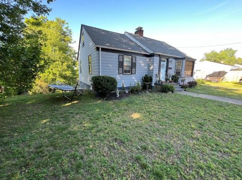 2 Notre Dame St, Coventry, RI 02816-7662