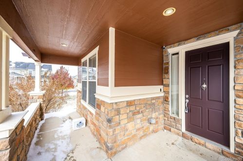 280 Elk Ct, Aurora CO 80016-4104 exterior