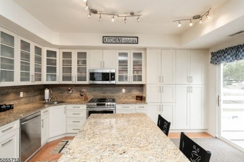 7 Evergreen Way, Mount Arlington, NJ 07856-1376