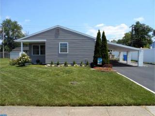 54 Daffodil Ln, Levittown, PA 19055-1704