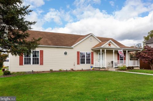 703 Hartman Ave, Hanover, PA 17331-3736