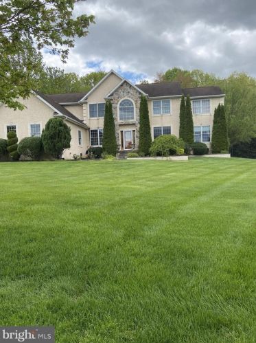 17 Natalie Dr, Auburn, NJ 08085-3445