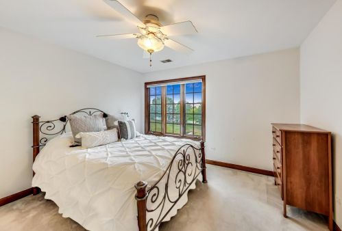 6972 Fieldstone Dr, Willowbrook IL  60527-6969 exterior