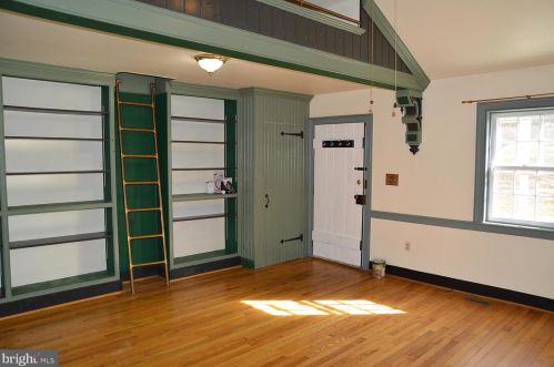 2136 Old National Pike, Middletown MD  21769-9203 exterior