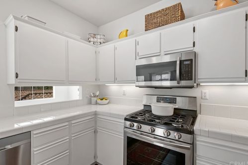 7908 Horizon Vw Dr, Anaheim CA  92808-1517 exterior