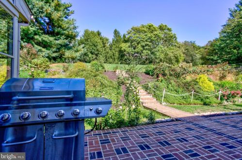 150 Bentley Ln, Lancaster PA  17603-6223 exterior