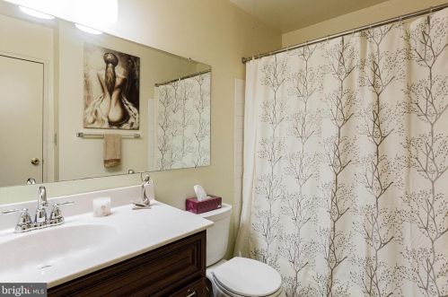 85 Valleybrook Dr, Lancaster PA  17601-4612 exterior