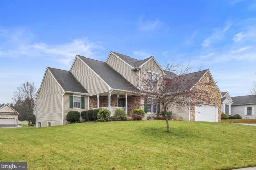 1400 Wheatfield Dr, York, PA 17408-8543