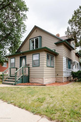 428 3rd Ave, Dickinson, ND 58601-4444
