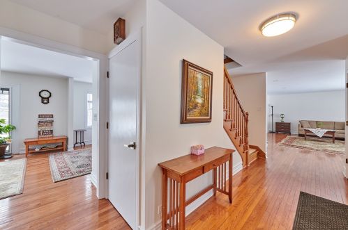 11204 Gasch Rd, Alden, IL 60033-9347