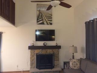 6108 Crofton Dr, Fort Wayne IN  46835-8708 exterior