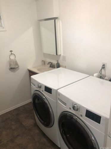 1102 Riviera Dr, Santa Ana CA 92706-1543 exterior