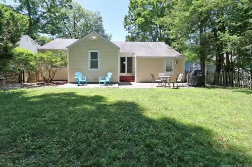 14 Buttonball Trl, Norwalk, CT 06851-2812