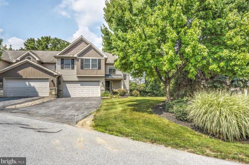 214 Fieldcrest Ln, Ephrata, PA 17522-2926